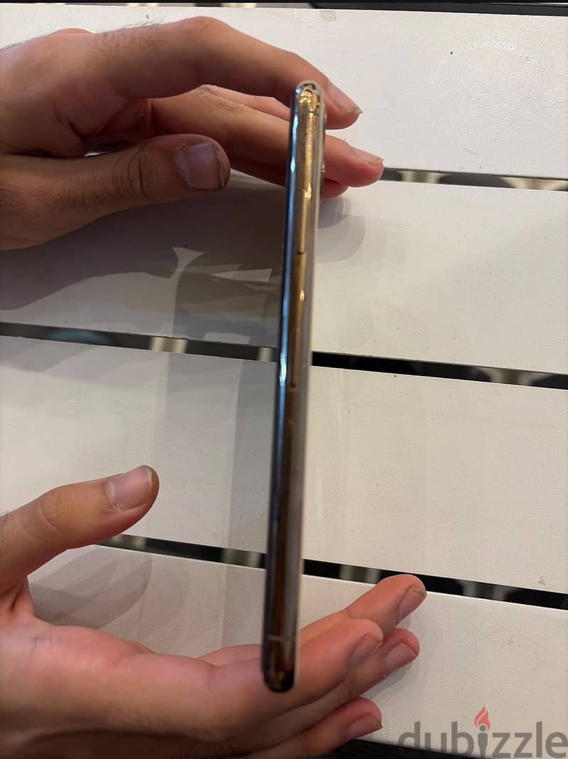 Apple - iPhone 11 Pro Max 3