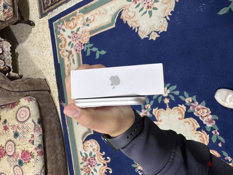 Apple - iPhone 11 5