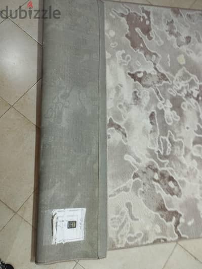 سجاد مستعمل بحالة ممتازة