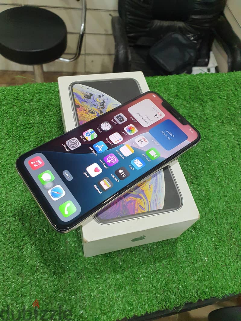 Apple - iPhone XS Max 1