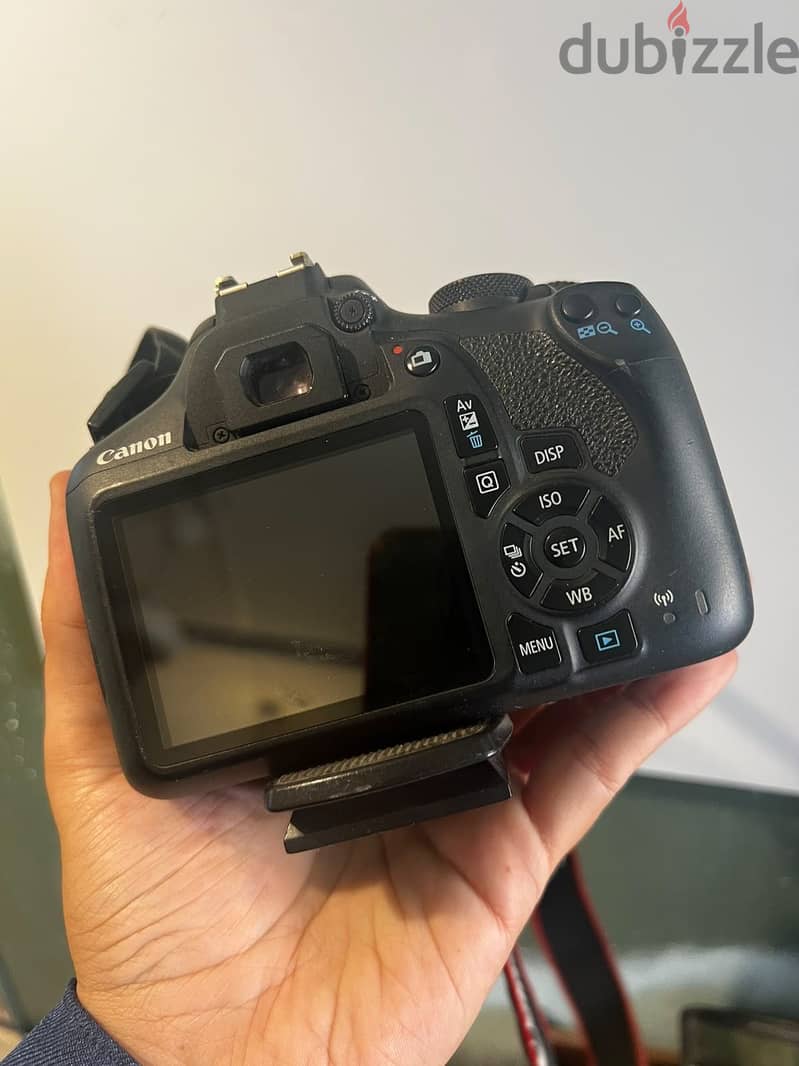 Canon 2000D 1