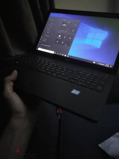 Dell latitude 3580 زيرو كالحديد core i3 جيل سابع 8 ram 8 ddr4 +SSD 256
