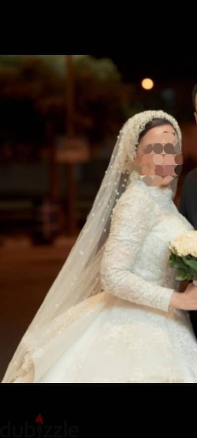 فستان للبيع بسعر لقطة لدواعى سفر