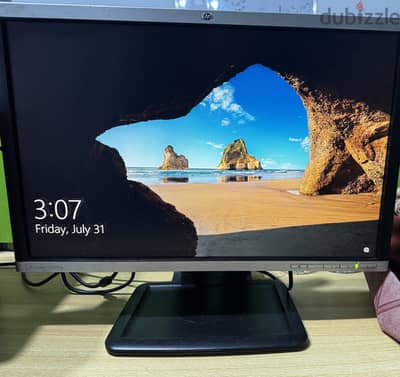  شاشة HP Compaq 22 بوصة للبيع — فرصة للي بيجهز مكتبه! 