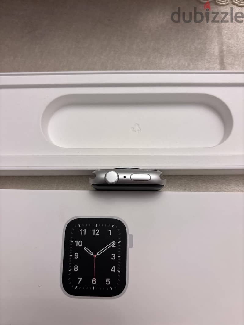 Apple Watch ( Series 9 ) 2