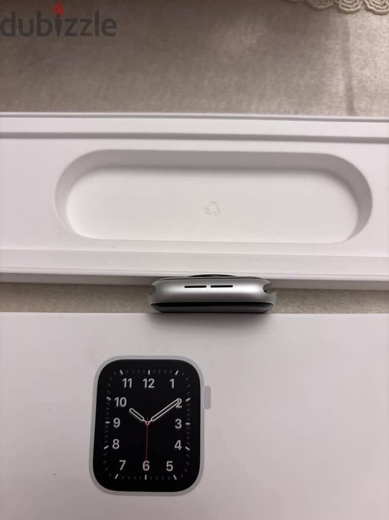 Apple Watch ( Series 9 ) 6