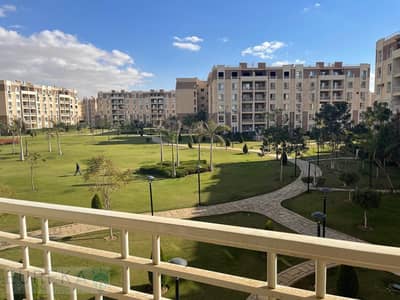 شقه ٩٦ متر فيو وايد حاردن فى ال b7