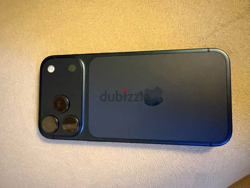 Apple - iPhone 17 Pro Max 2