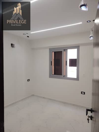 Apartment for sale in Zahraa El Maadi, near Kuwaiti Mosque, first occupancy, ultra super lux finishing