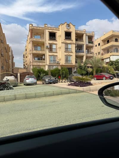 شقة للبيع متشطبة سوبر لوكس للعروسين والعائلات ثلاث غرف نوم    و2 حمام    ومطبخ غاز طبيعي ورسيبشن كبير واثنين بلكونة مساحة 200 متر ثالث بلكونة فيو بانو