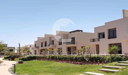 تاون هاوس فاخر في او ويست مع عضويه نادي مجانيه-ألسادس من اكتوبر-غرب القاهره-اوراسكوم-او ويست