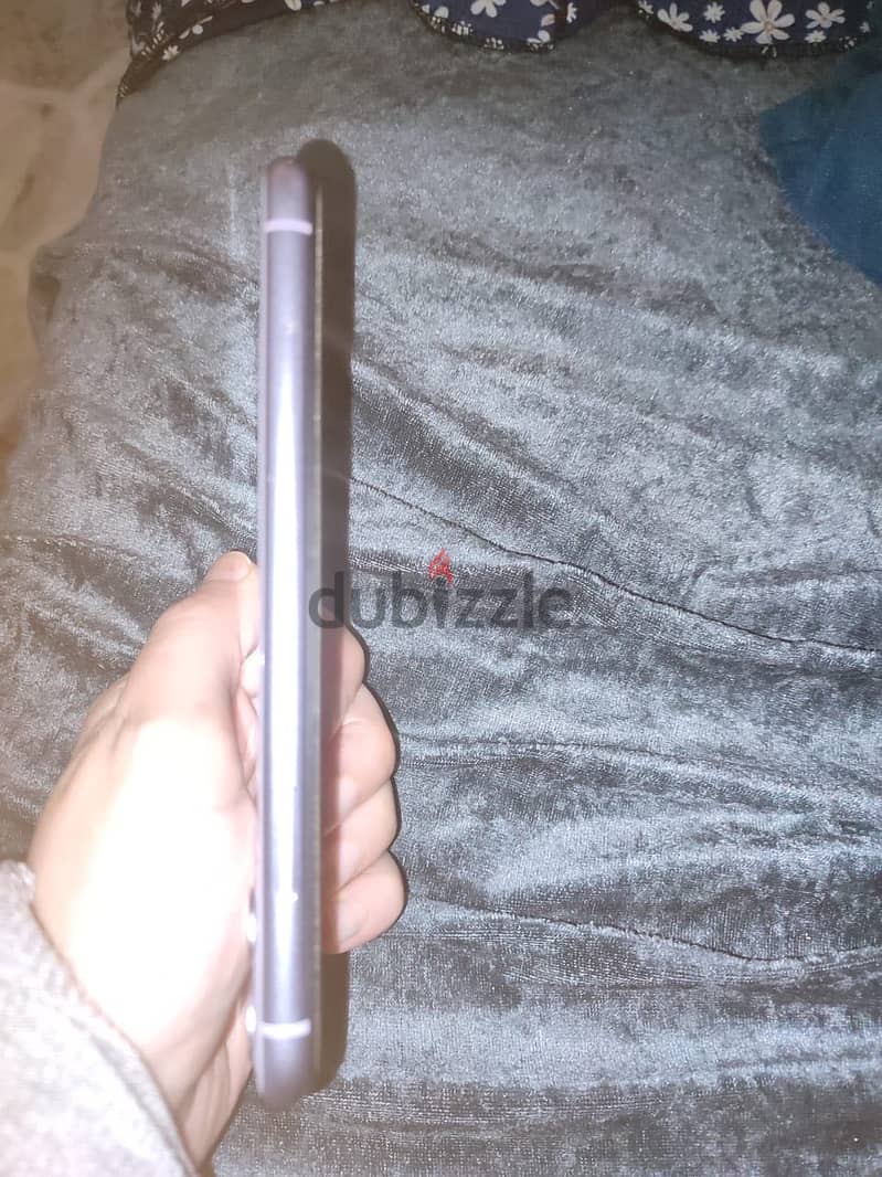 Apple - iPhone 11 4