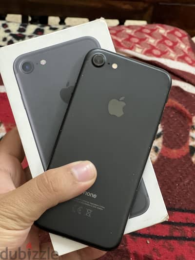 iPhone 7 32GB بحالة نادرة بالعلبةللبدل