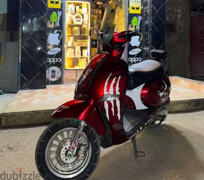 اسكوتر  كابتشينو الايطالي حاله ممتازه 150cc