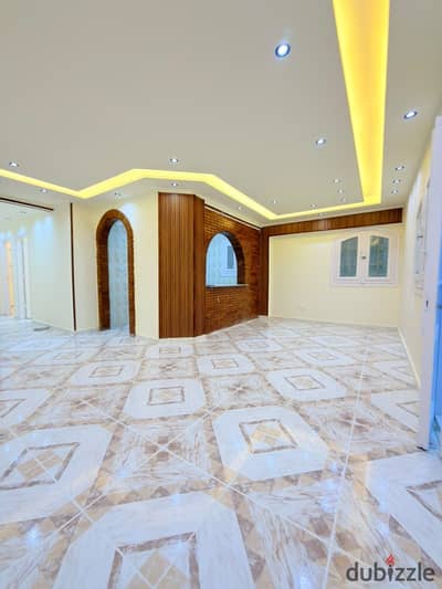 شقه ب الروف ف الإسكندرية العجمي شاطي النخيل بجوار البحر والشارع الرئيسي موقع ممتاز يصلح لي الاستثمار والسكن الدايم تشطيب هاي لوكس مسجله وكامله المرفق