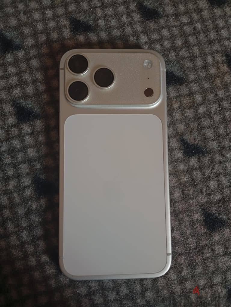 Apple - iPhone 17 Pro Max 4