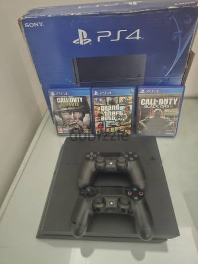 PS4 Fat 500 GB + 2 controllers + 3 games