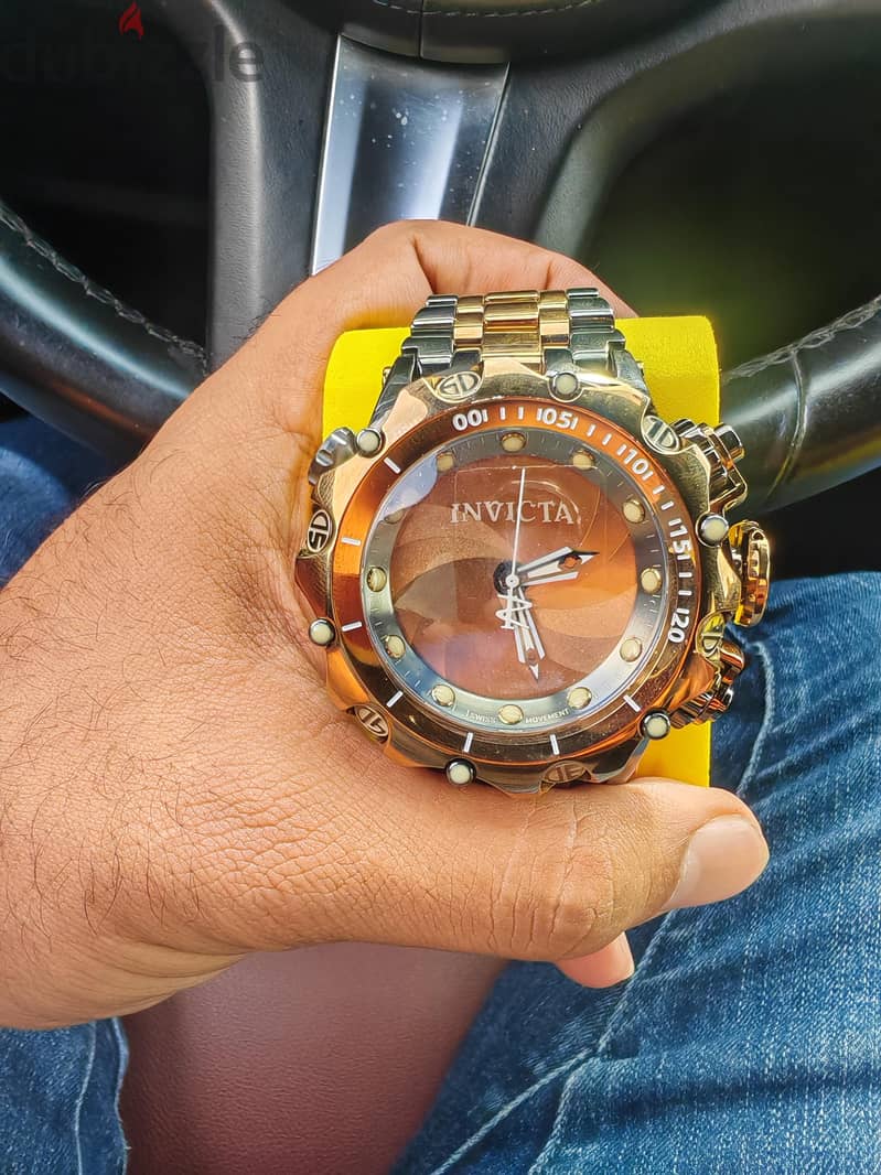 invicta venom reverse with shutter 1