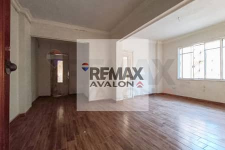 (Administrative office for rent in Mahatet El-Raml (steps away from Amir Cinema