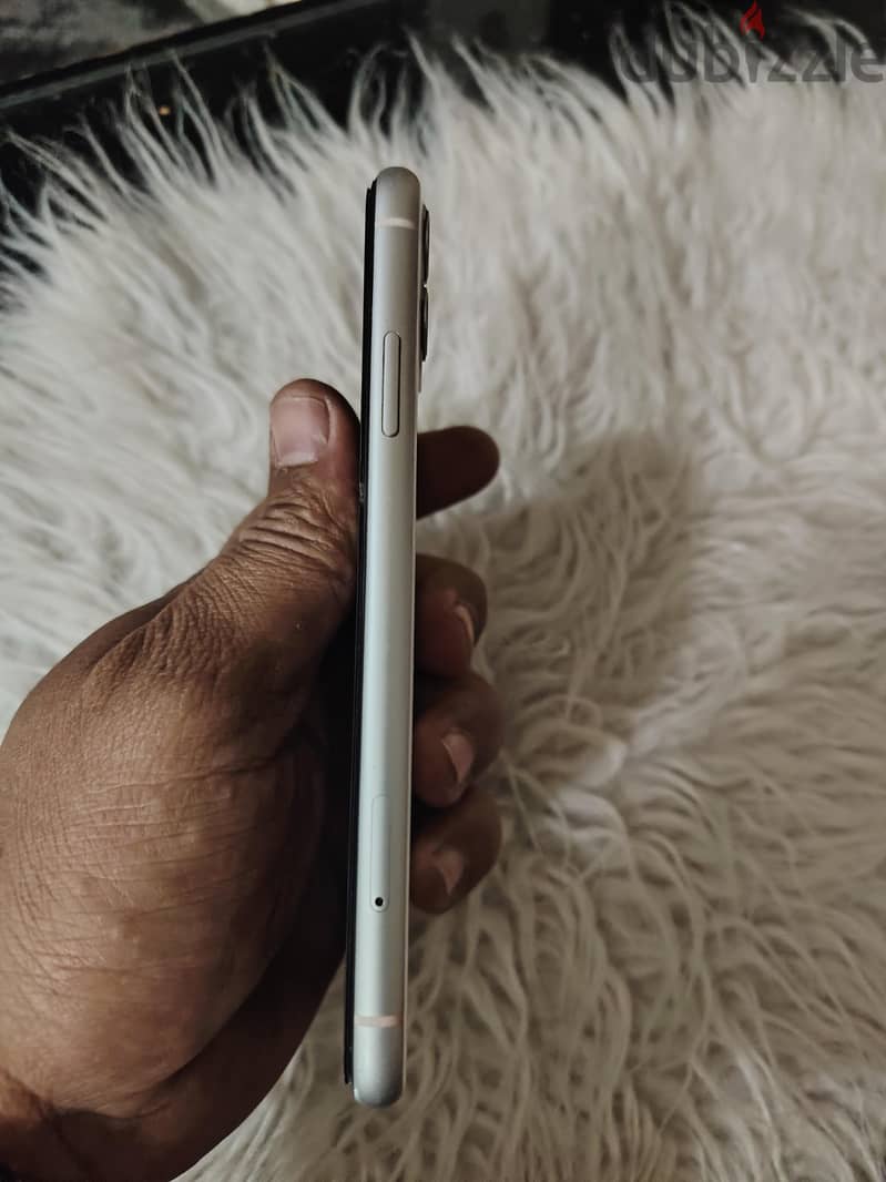 Apple - iPhone 11 2