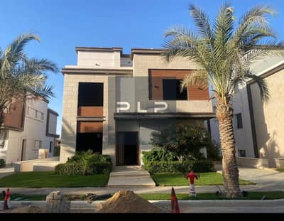 تاون هاوس للبيع استلام فوري بسعر لقطه فيو مميز في كمبوند ازار 2 _ Azar 2
