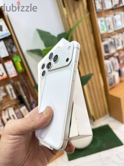 آبل - آيفون 17 برو ماكس