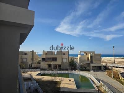 Own a chalet now at Hacienda White in the best location at Hacienda White with the best price including furniture and air conditioning and a view of the swimming pool and the sea