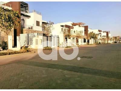 فيلا مستقلة 372م كلاسيك بأرض 560م بموقع بريميم بـ هايد بارك التجمع