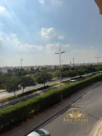 124 sqm apartment for sale in Madinaty, B6. Located just a minute away from South Park and the Food Court, with a view of the waterway (stream). Finis