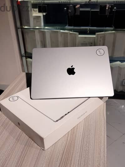 Mac Book air m2 15 inch 256GB 8GB Ram Used