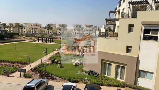 شقة للبيع في أب تاون كايرو سيراس 11 بإطلالة مميزة، 145 متر، تشطيب كامل، غرفتين و3 حمامات، بالقرب من أهم مناطق القاهرة