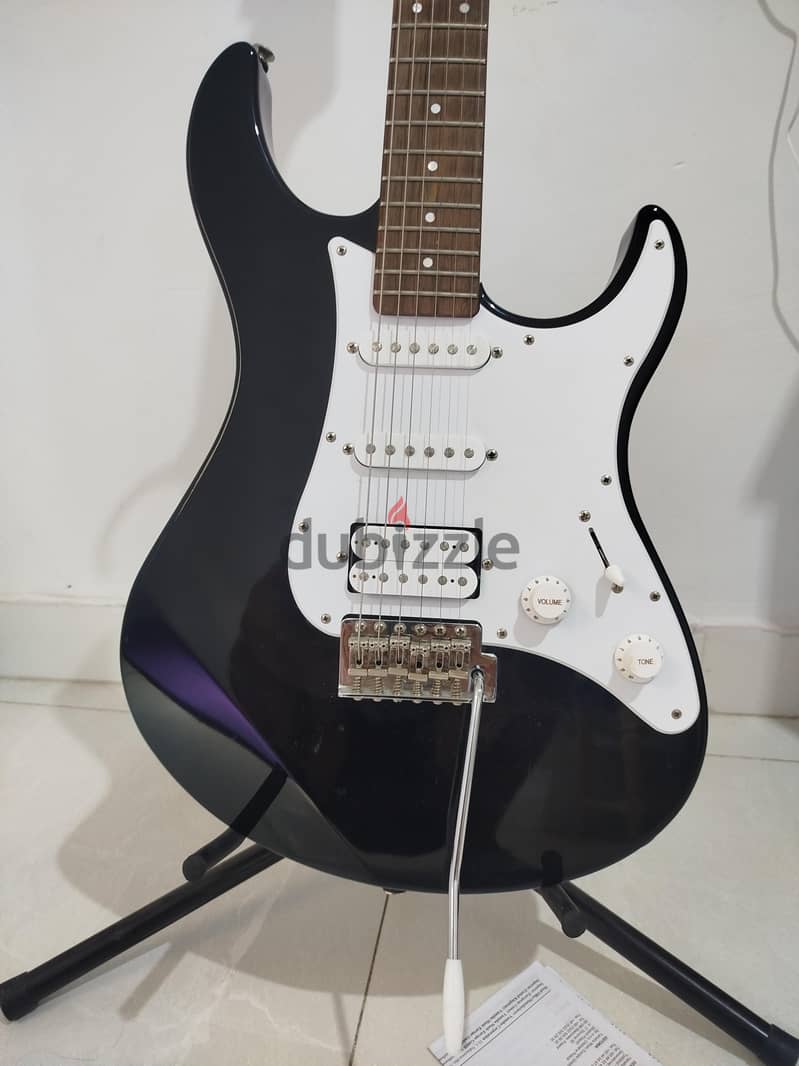 Yamaha Pacifica 1