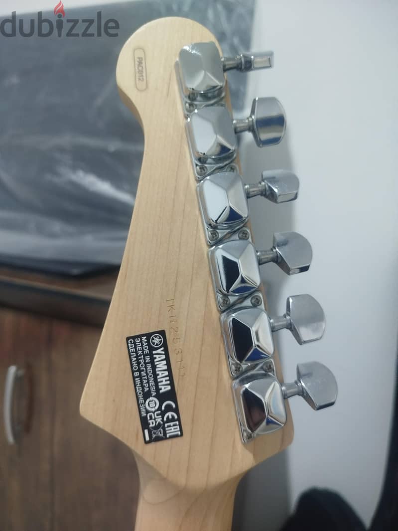 Yamaha Pacifica 3