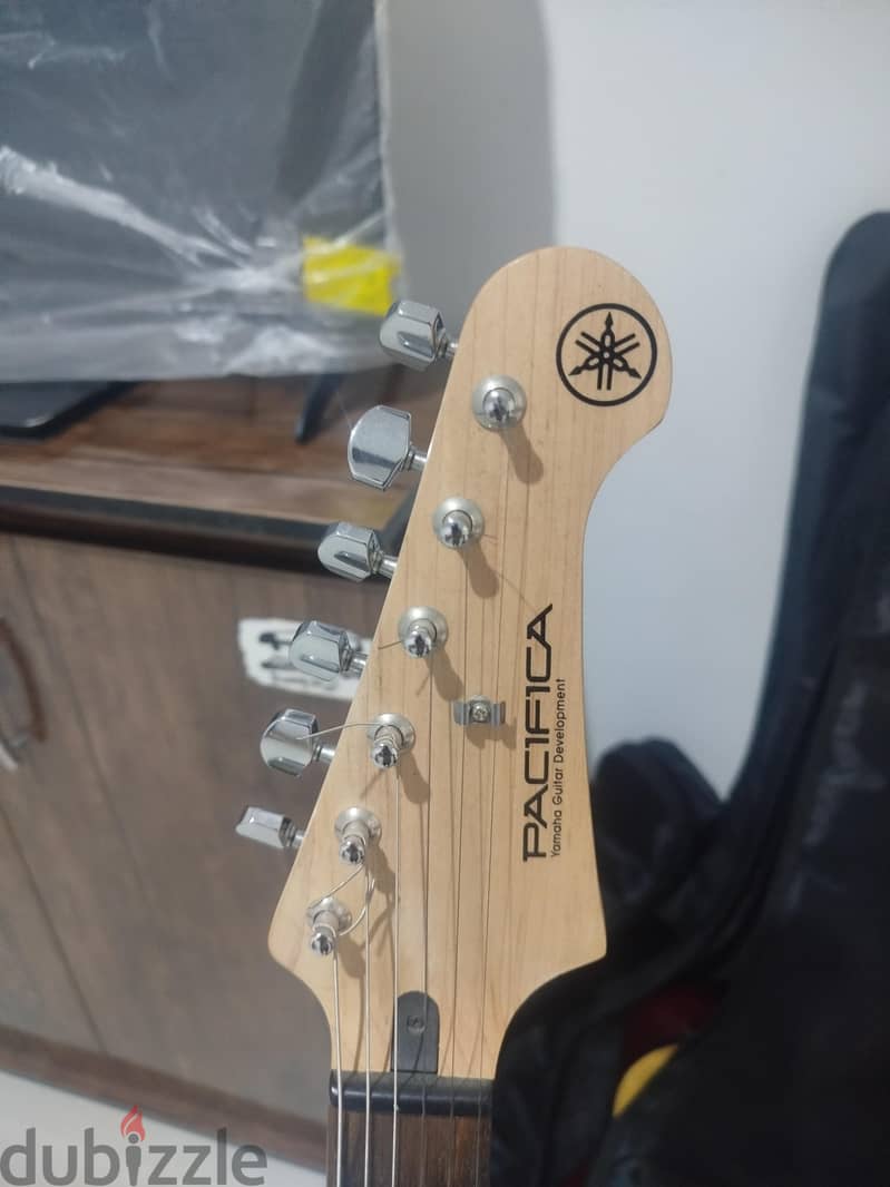 Yamaha Pacifica 4