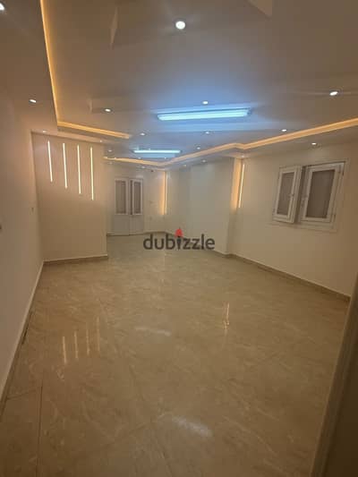 للإيجار || مقر إداري 200م² – سوبر لوكس     شارع مكرم عبيد – بالقرب من محجوب – أمام باذوكا