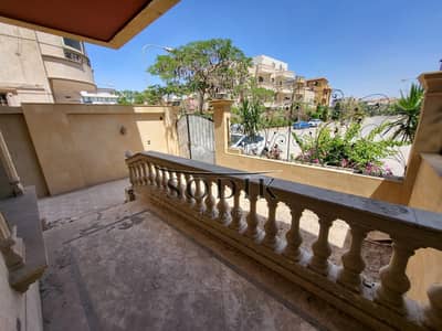 Seventh District Villas – A very prime location near Sheikh Ayman Mosque. Ground floor with a garden and private entrance, offering privacy and comfor