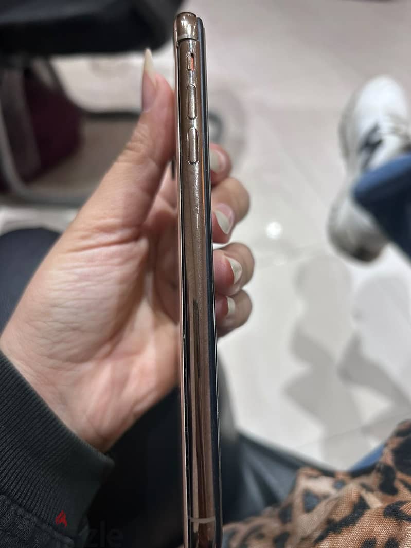 Apple - iPhone XS Max 1