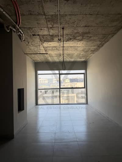 مكتب او عياده لقطه للايجار 55م متشطبه ع التسعين الجنوبي مباشرة ب ايست لين EASTLANE MALL - التجمع الخامس - القاهره الجديده