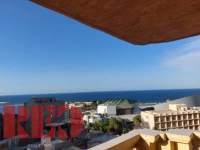 شقة للبيع في الأزاريطة بالإسكندرية، 140م، فيو بحر ومطلات مفتوحة، 3 غرف و2 حمام، ريسبشن 3 قطع، تشطيب سوبر لوكس، الدور 12، عدادات كاملة، 6.5 مليون قابل