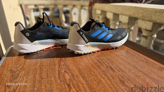 حذاء Adidas terrix للبيع