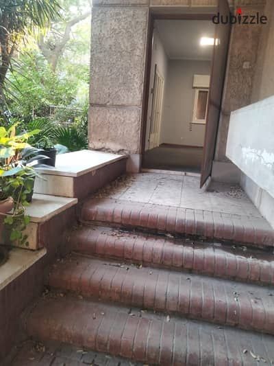 Administrative headquarters 200m ground floor private entrance