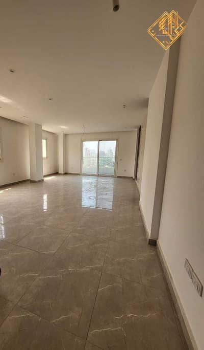 190-square-meter apartment for sale on a square branching off Mossadak Street - D087