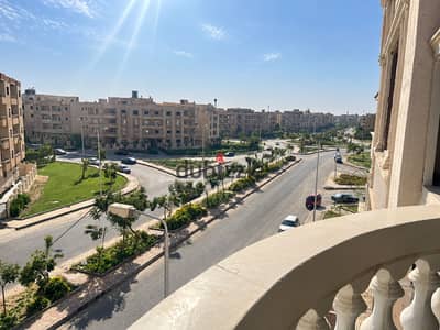 شقة للبيع مدينة الشروق متشطبه المنطقة الرابعه