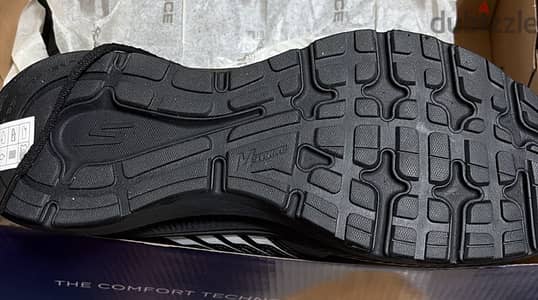 Skechers 100% original size 42
