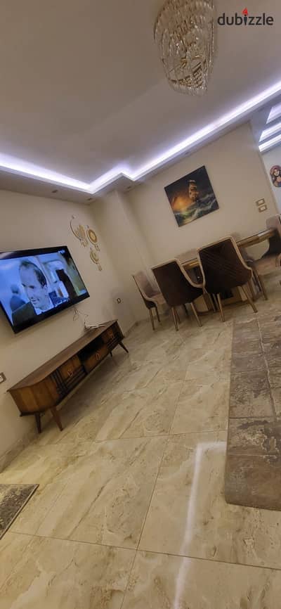 شقه مفروشه فندقية بالشيراتون المطار مساحه 160متر