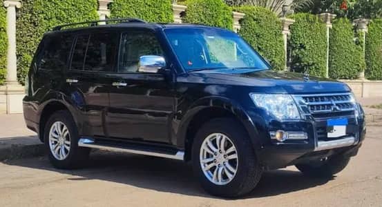 4/4 ميسوبيشي باجيرو للإيجار -  Pajero for rent