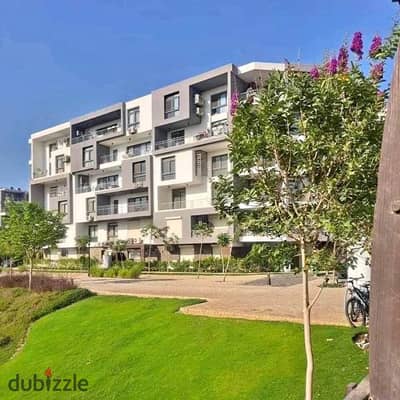 شقة للبيع بالتقسيط علي 12 سنة في كمبوند تاج سيتي التجمع الاول امام مطار القاهرة Apartment for sale in Taj City Compound First Settlement Cairo Airport