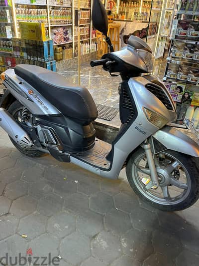 سكوتر benelli حالة ممتازة