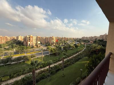 مدينتى شقه للبيع 211 متر فى الb2  تشطيبات خاصه