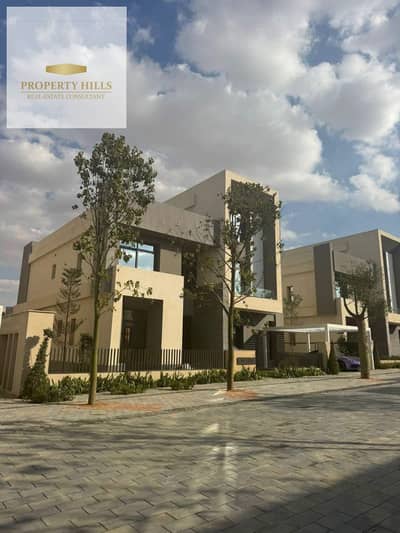 فيلا فاخرة للبيع في قلب القاهرة الجديدة لقطة اربع غرف تصميم مودرن مطلوب 10% مقدم فقط الاقساط على 8 سنوات مرنة